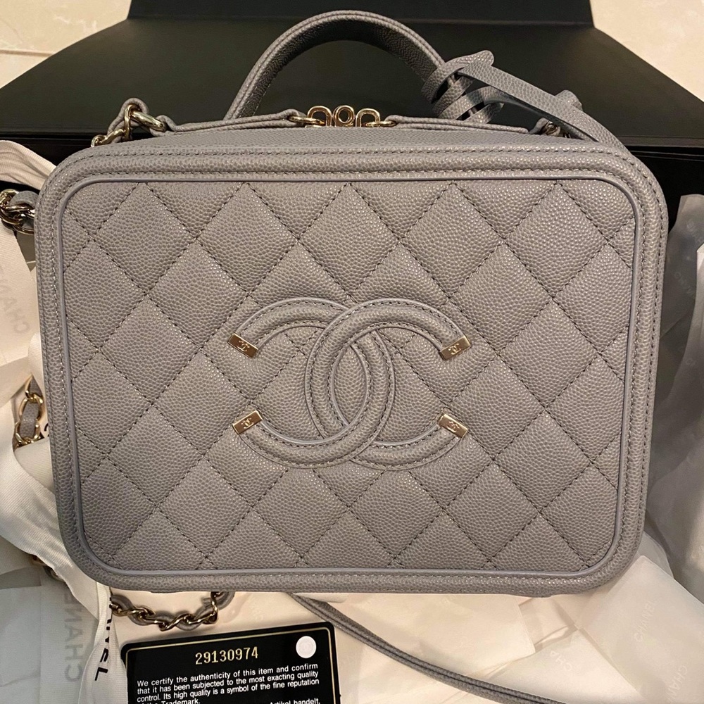 Chanel medium cc filigree vanity case 20c grey